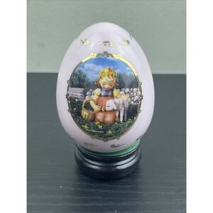 1993 M.J. Hummel "Favorite Pet" Pink Porcelain Egg Danbury Mint Sri Lanka w/ Sta